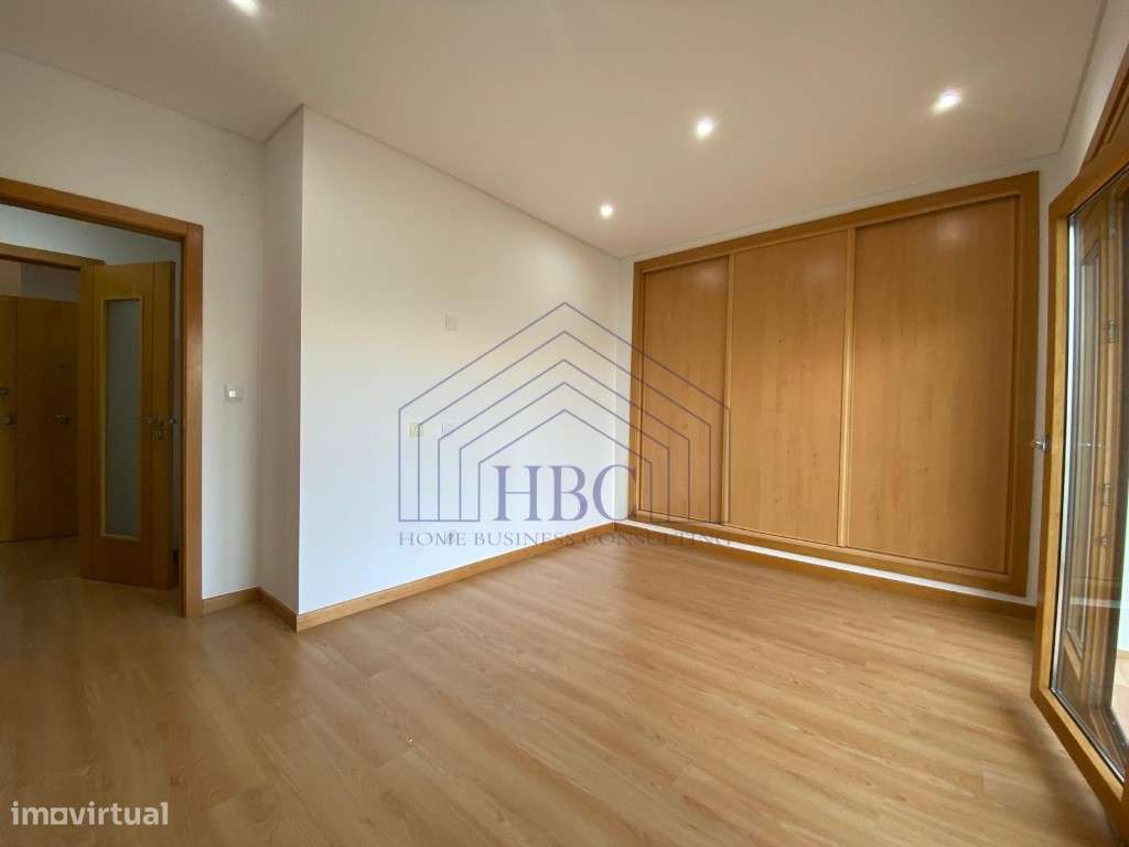 Apartamento T3 nas Colinas do Cruzeiro | 4 Parqueamentos + Arrecadação-29