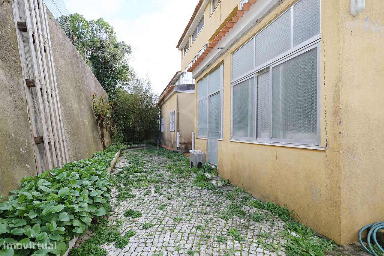 T4 Duplex - Parede - Vista Mar - Varanda - Garagem - Para Renovação-18