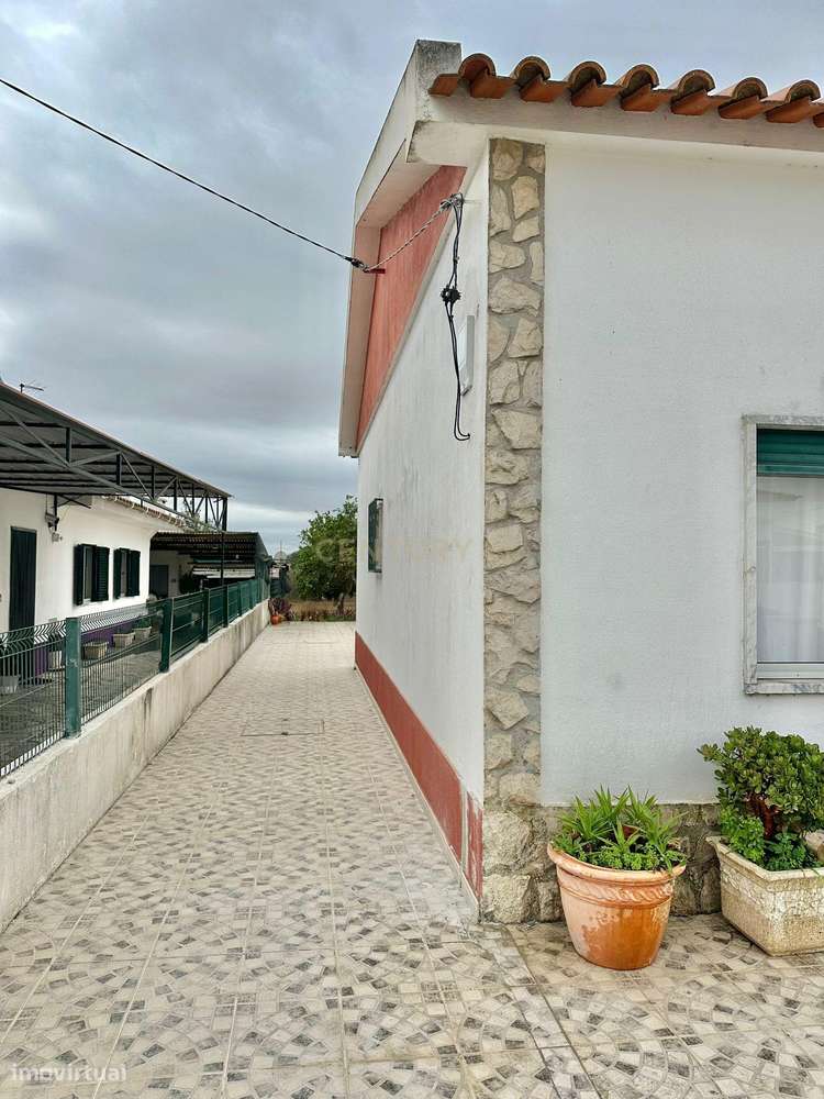 Moradia T3 junto ao porto de barcos de Escaroupim-20