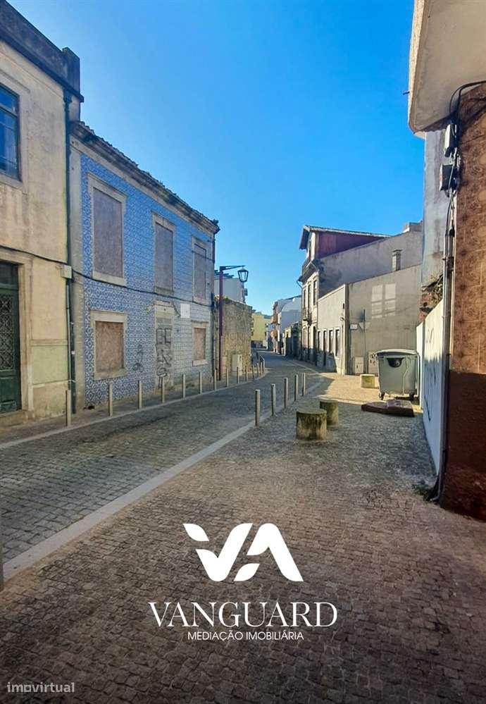 Moradia para reconstruir com terreno / Póvoa de Varzim/ Centro - Grande imagem: 2/17