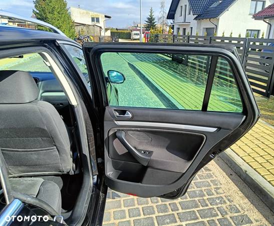 Volkswagen Golf 2.0 TDI DPF DSG Highline - 26