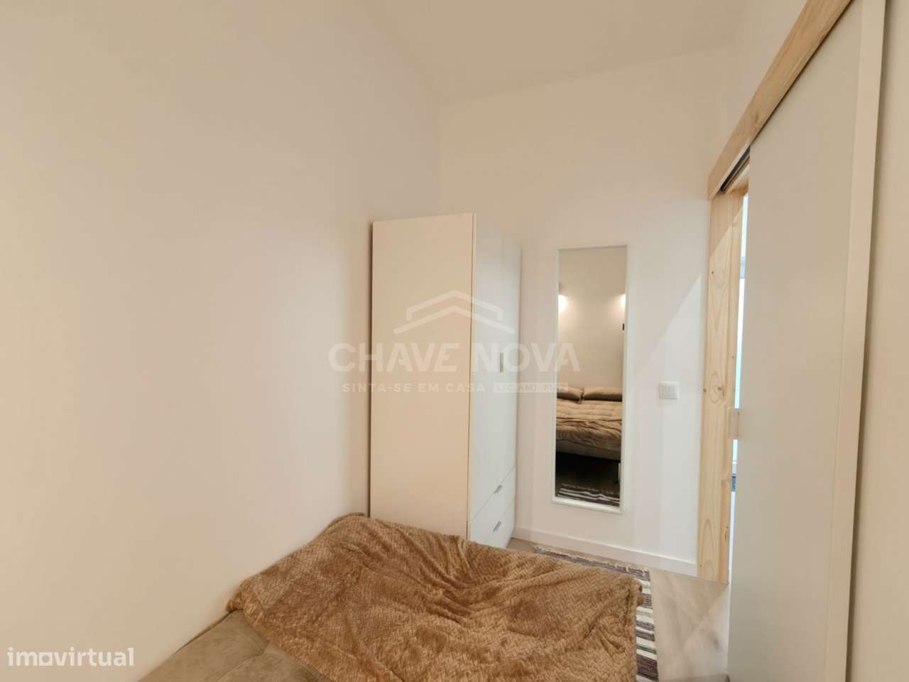 Moradia T1 Renovada mobilada e equipada em Campanha Porto-14