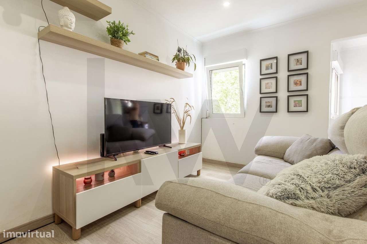 Apartamento T2 remodelado no Alto Seixalinho, Barreiro-10