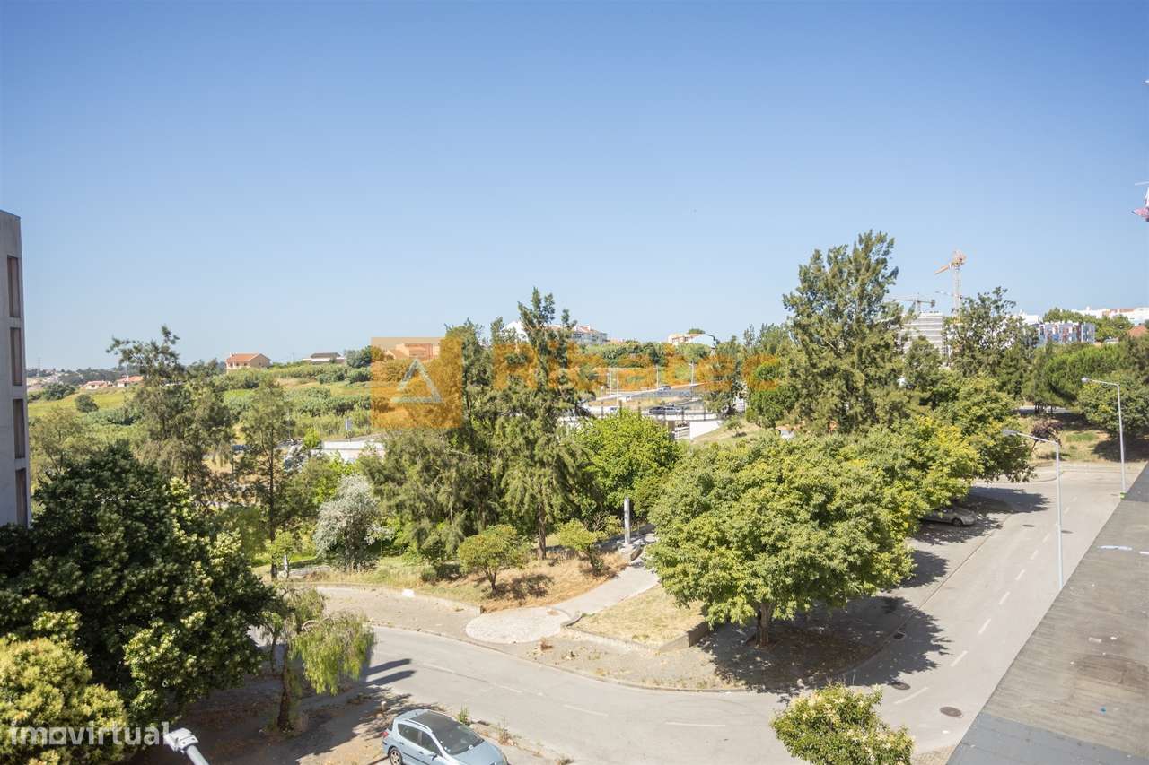 Apartamento T3 no Monte da Caparica-31