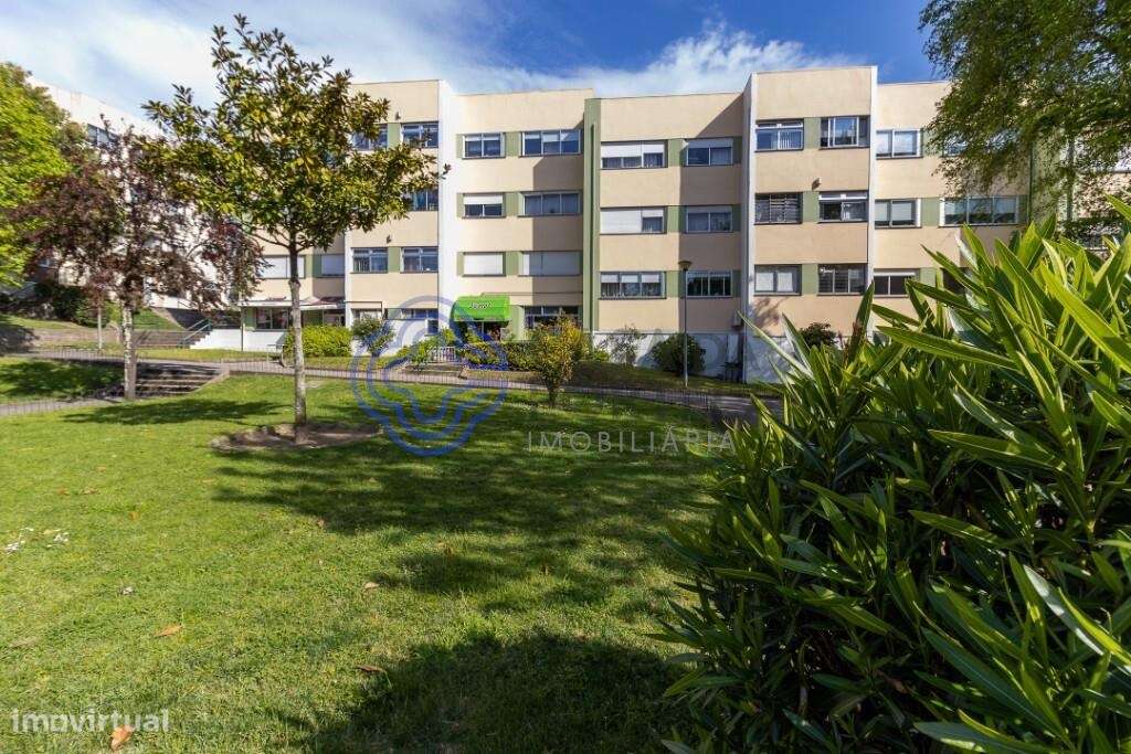 Loja com 356m2 em Aldoar com licença para Snack Bar - Grande imagem: 4/30