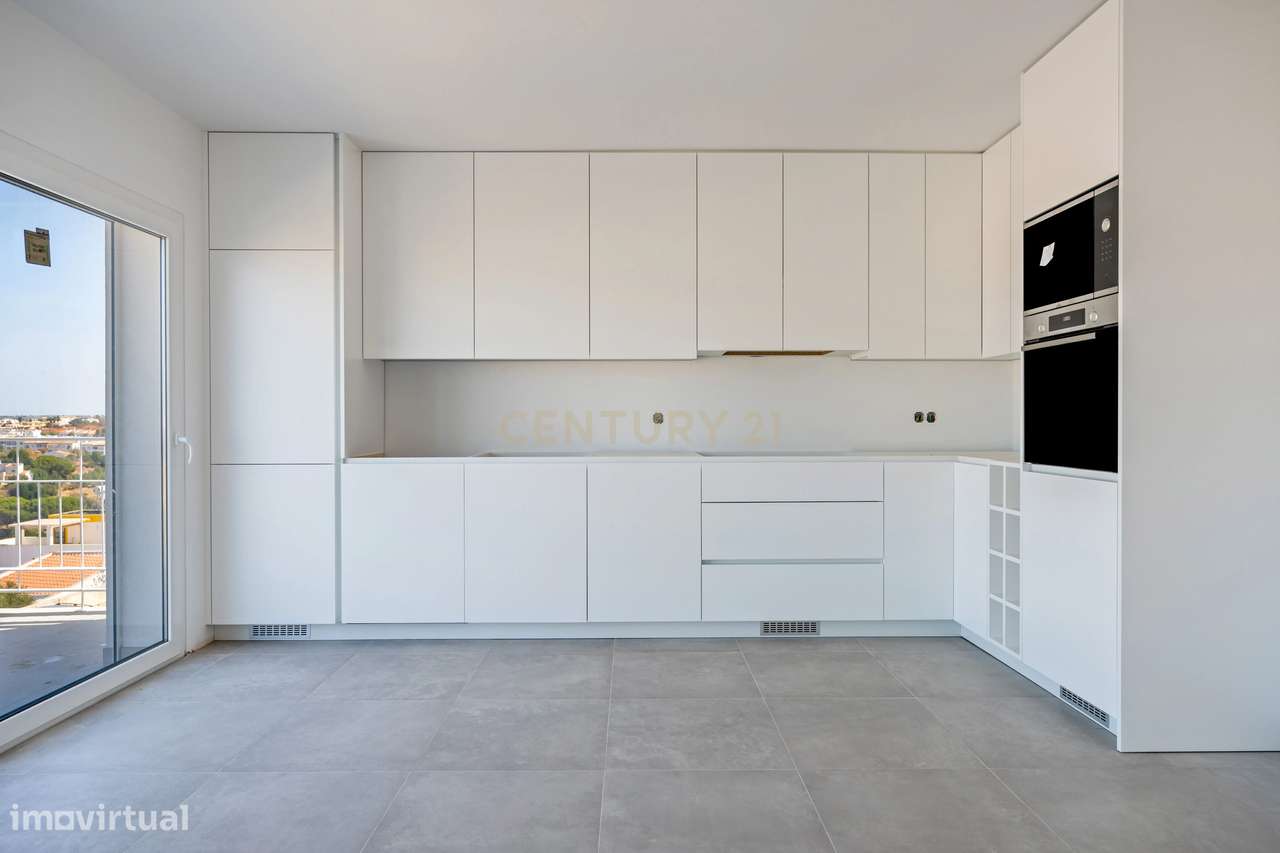 Apartamento T2+ Sótão habitável  Duplex em Ferragudo – onde o rio enco - Grande imagem: 3/25