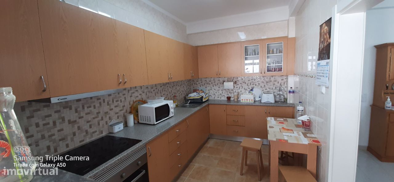 Apartamento T3 na baixa da cidade de Olhão