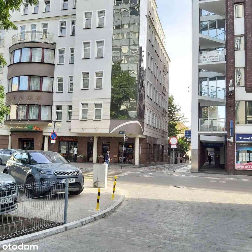 Centrum 64 m ciepłe biuro 3 pokoje strona północna winda ul.Piekary 6