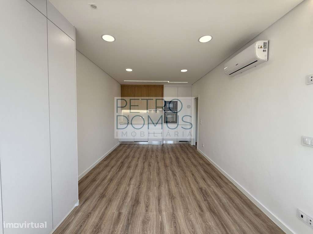 T1 TOTALMENTE RENOVADO COM GARAGEM E ARRECADAÇÃO - BENFICA - Grande imagem: 2/23