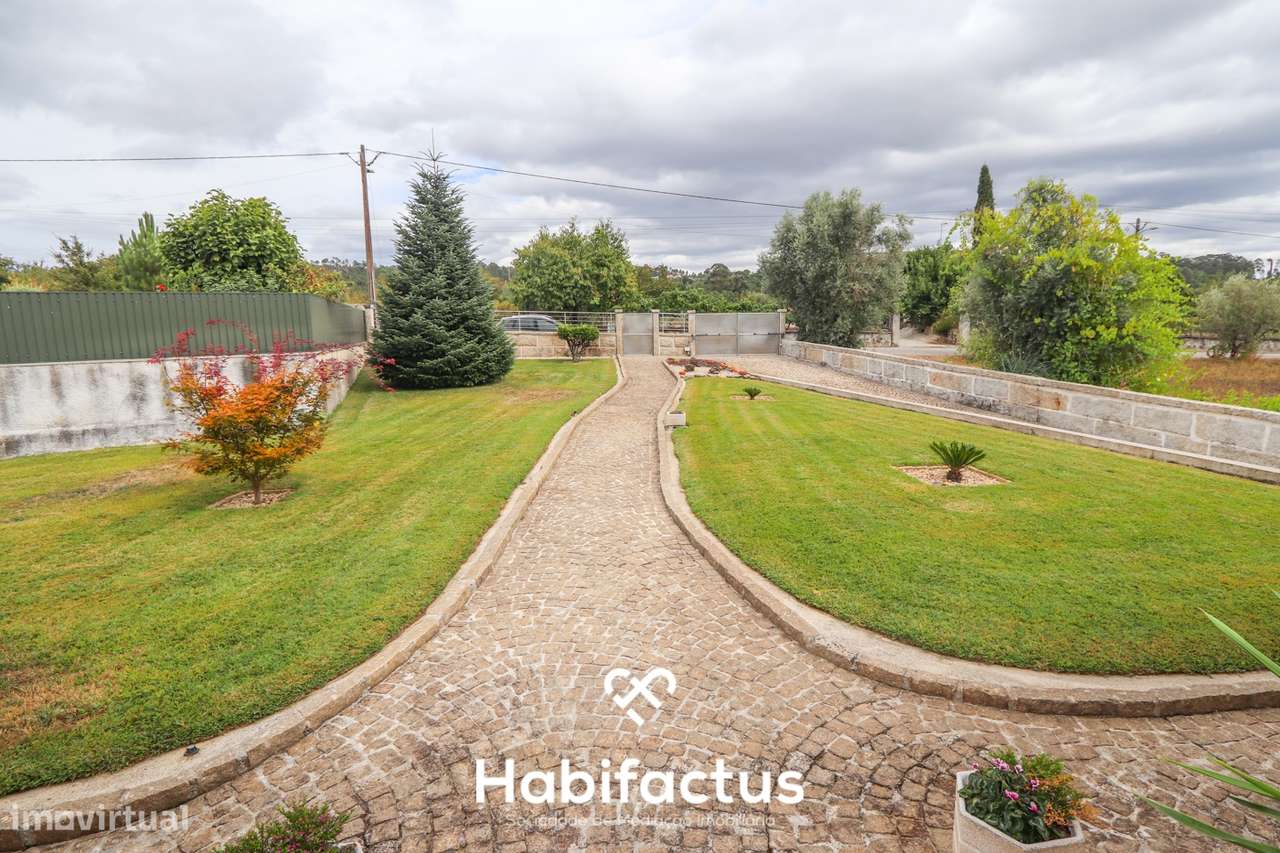 Moradia V4 Isolada com Jardim e Vista Panorâmica – Em Couto de Cima- V-28