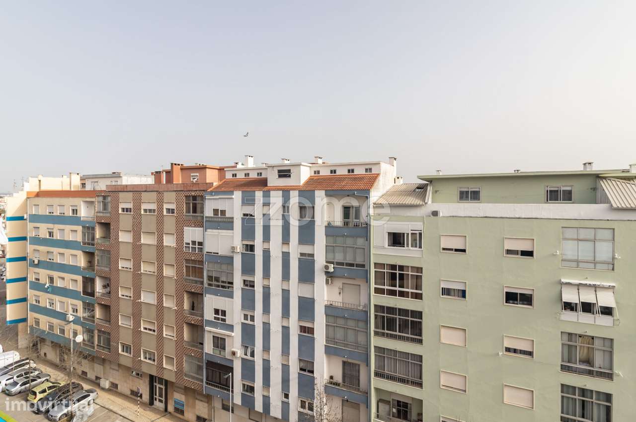 T2 Totalmente Remodelado – 69 m² | Torre da Marinha-20