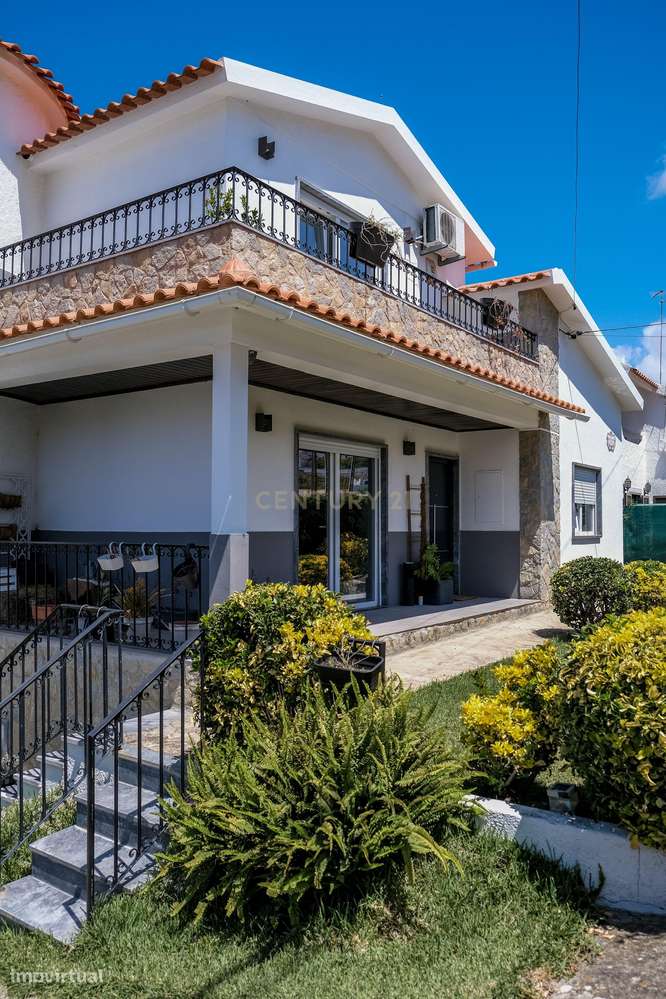 Moradia T5 renovada com piscina, perto da Ericeira.-39