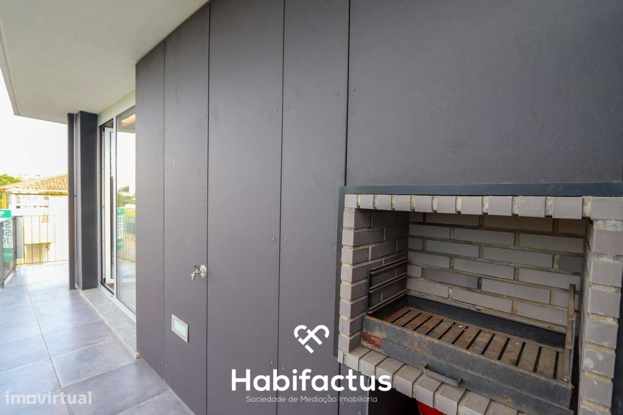 Apartamento T3+2 com Varandas e Terraço em Viseu-10