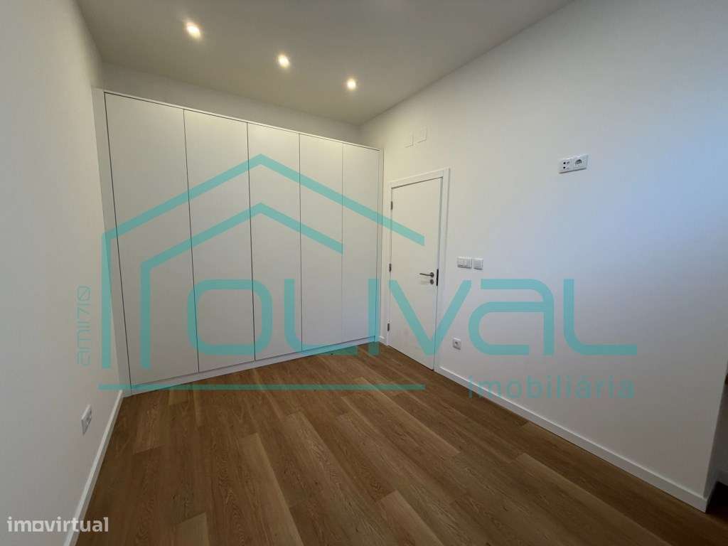 Loja destinada a comercio transformada habitação tipologia T3-7