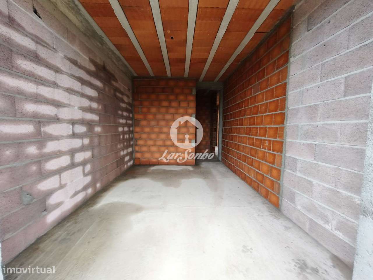 Apartamento T2 novo com jardim-23