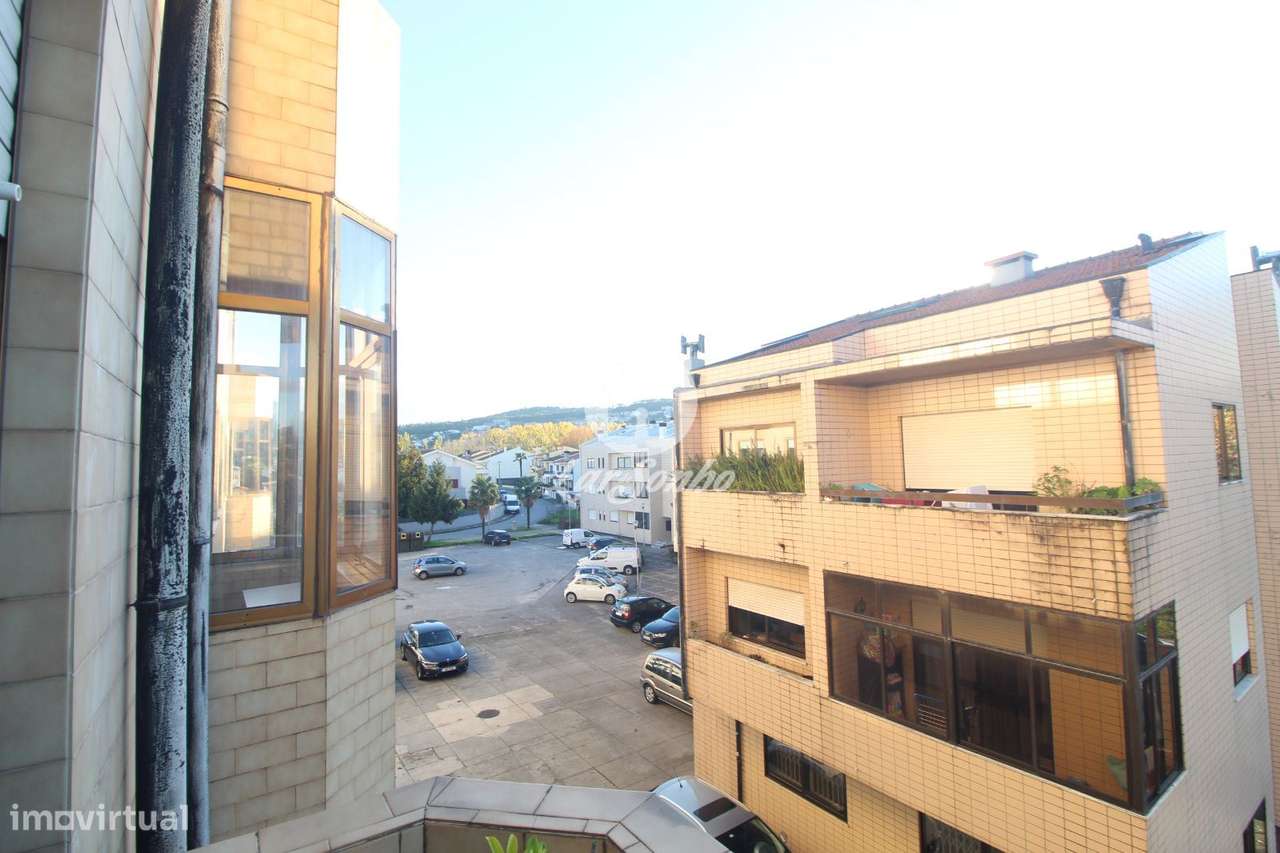 Apartamento T2, situado em Valongo-19