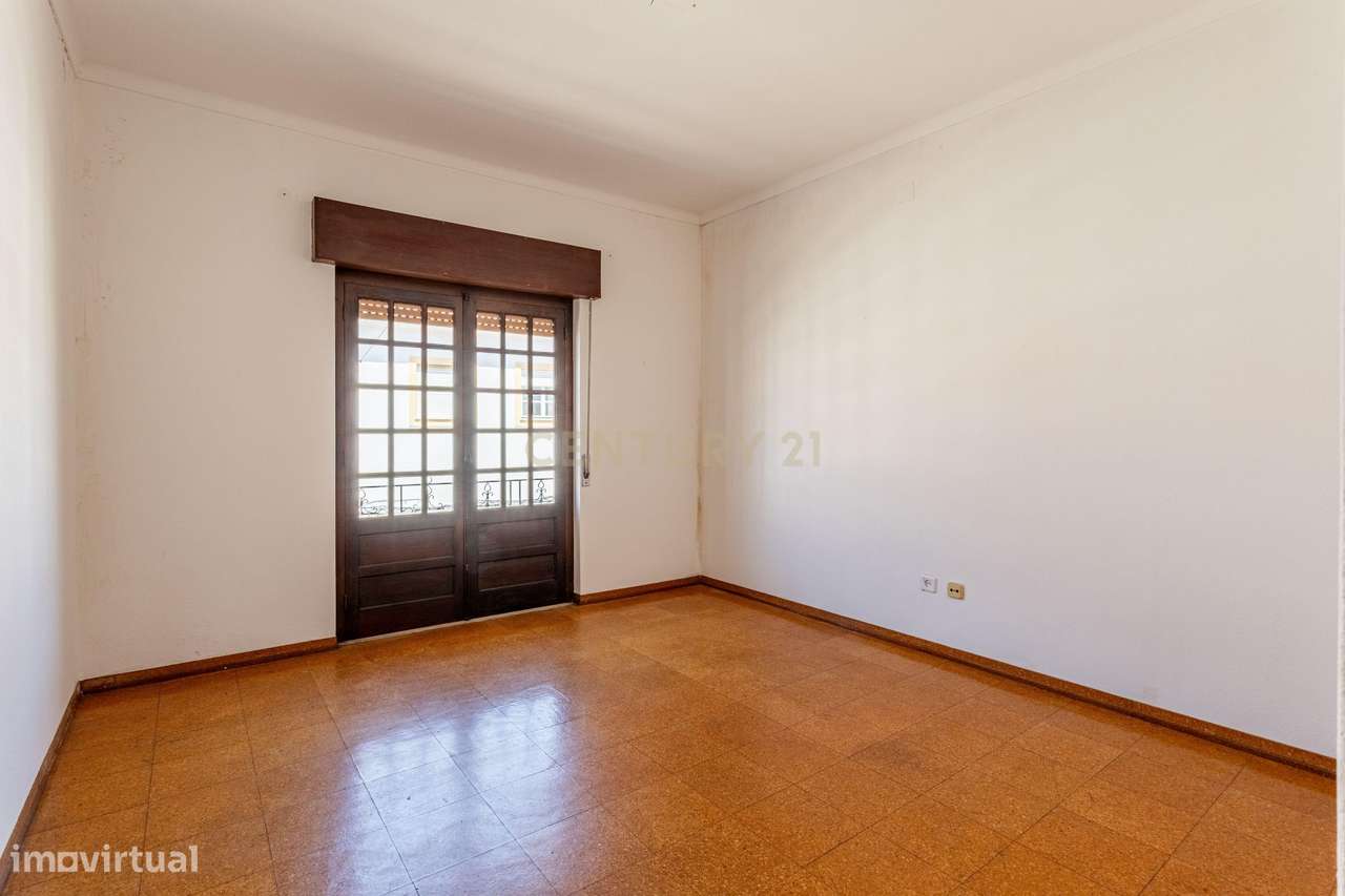 Espaçosa Moradia T3 em Azambuja, Lisboa-19