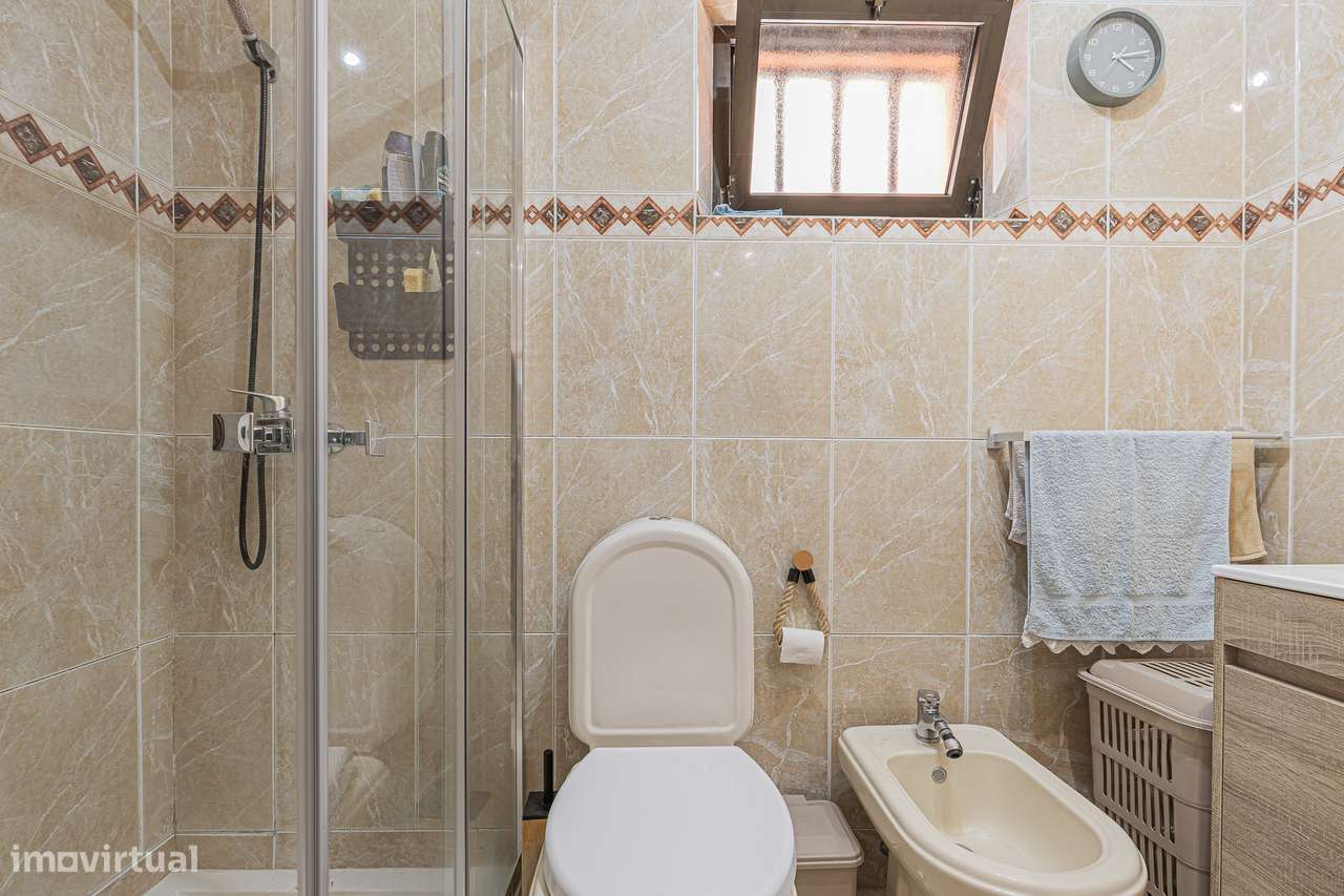 Apartamento de 4 assoalhadas no centro da Moita-32