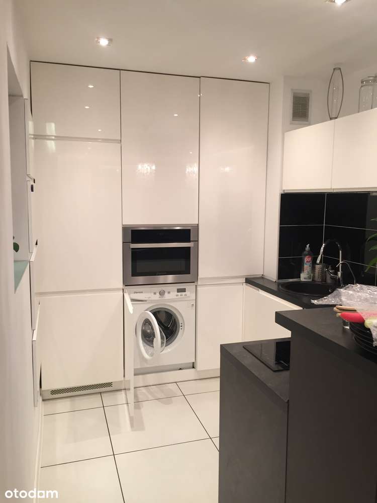 Wygodna, w pełni wyposażona kawalerka przy Rondzie Starzyńskiego - Pełny obrazek: 4/8