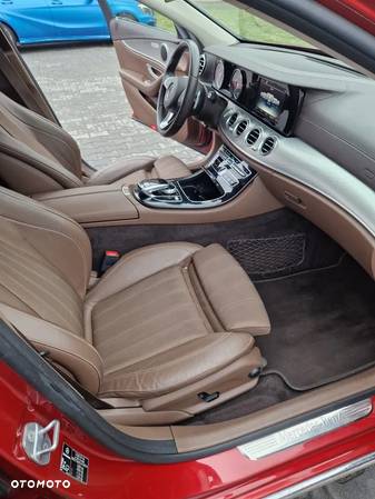 Mercedes-Benz Klasa E 200 4-Matic 9G-TRONIC - 16