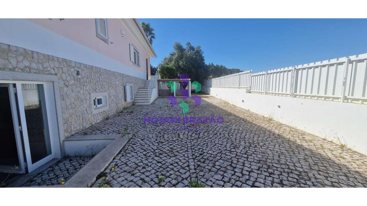 Magnífica Moradia Sesimbra c/Piscina-24