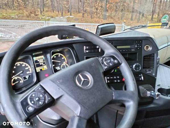 Mercedes-Benz Actros - 9