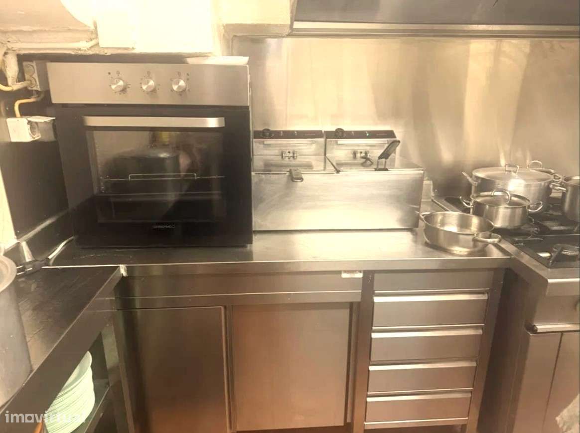 Casa de Petiscos / Restaurante - no Porto (a funcionar em pleno!)-10