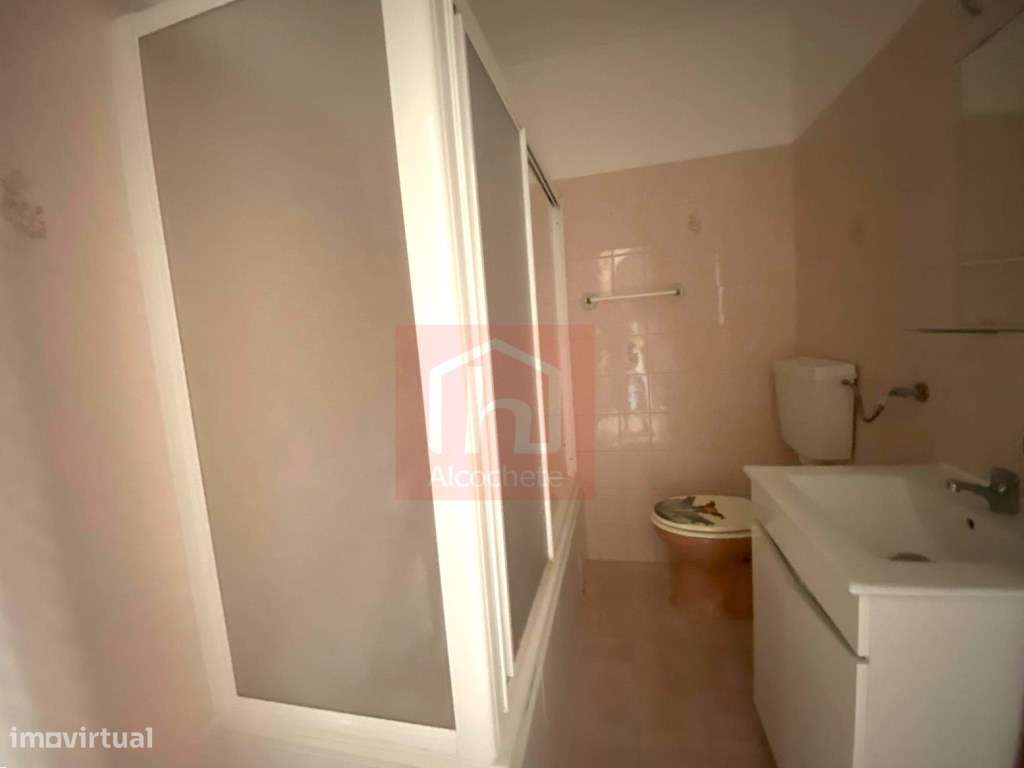 Apartamento T3 no centro do Montijo-8
