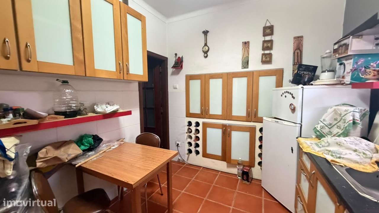 Andar de Moradia T2 c/ Suite, Logradouro e Garagem-21