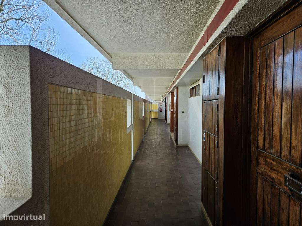 APARTAMENTO T1 EM CARCAVELOS COM VISTA MAR 1ª LINHA A 200m DA PRAIA-50