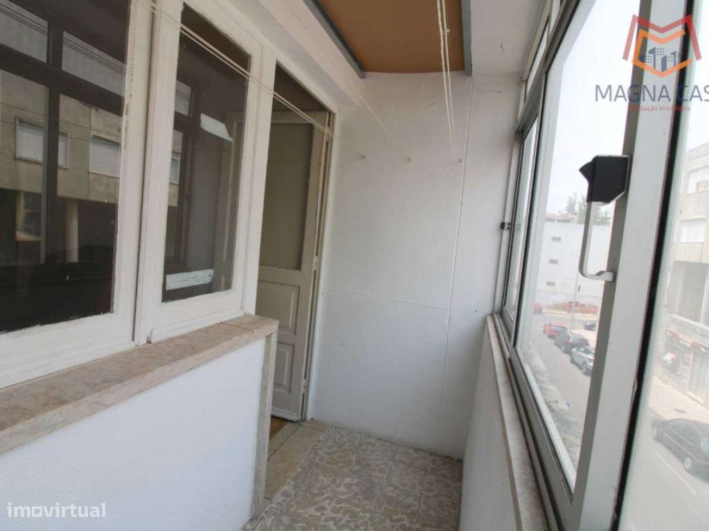 Apartamento T3 para Renovação Total em Rio de Mouro, Sintra - Grande imagem: 4/24