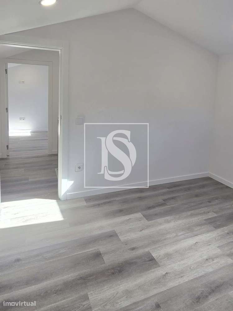 Moradia T2+2 Totalmente Remodelada a 5 Minutos da Estação do Entroncam-15