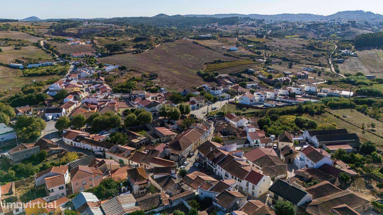 Prédio Urbano em Ruína em Labrugeira-28