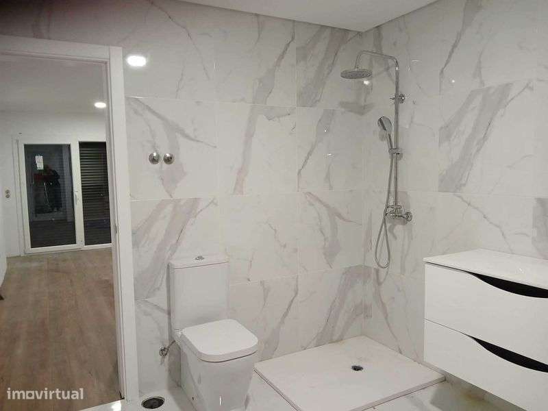 Moradia Terrea T4 Nova Fernao Ferro - Grande imagem: 4/12