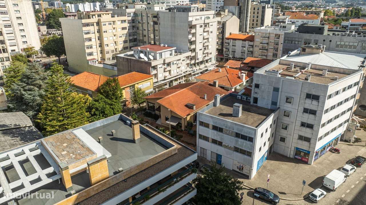 Moradia T3 no Centro da Maia –A 2 Min. do Metro Jardim, Garagem para 2-29