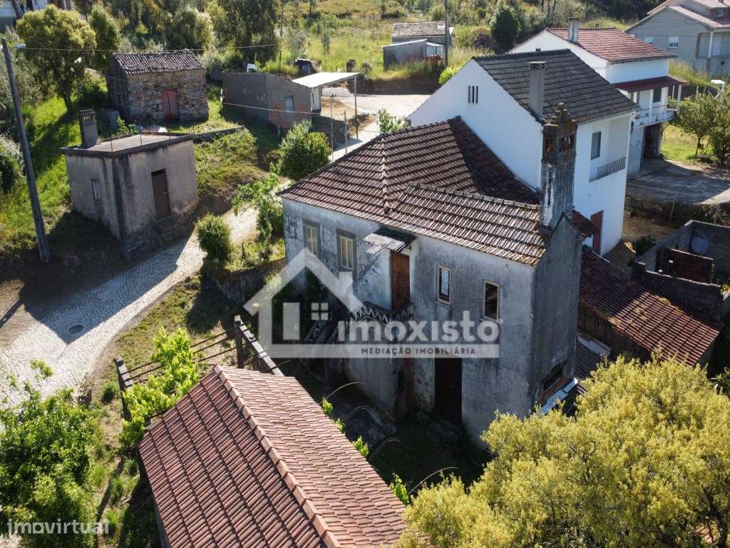 Moradias e casa da eira com terreno em Figueiró dos Vinhos - Grande imagem: 3/13