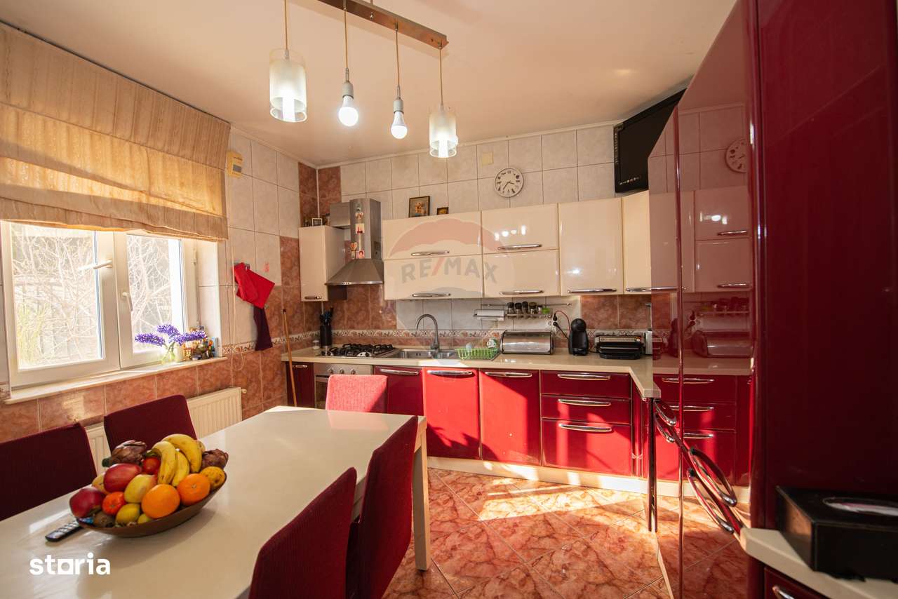 Casa de vanzare cu garaj,  Prelungirea Ghencea, Ghencea, Sector 6-10