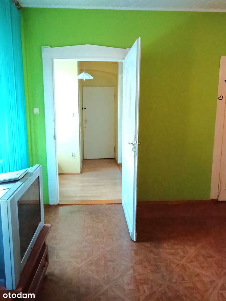 2 pokojowe mieszkanie do remontu na I piętrze + garaż ul. Jaworzyńska-6