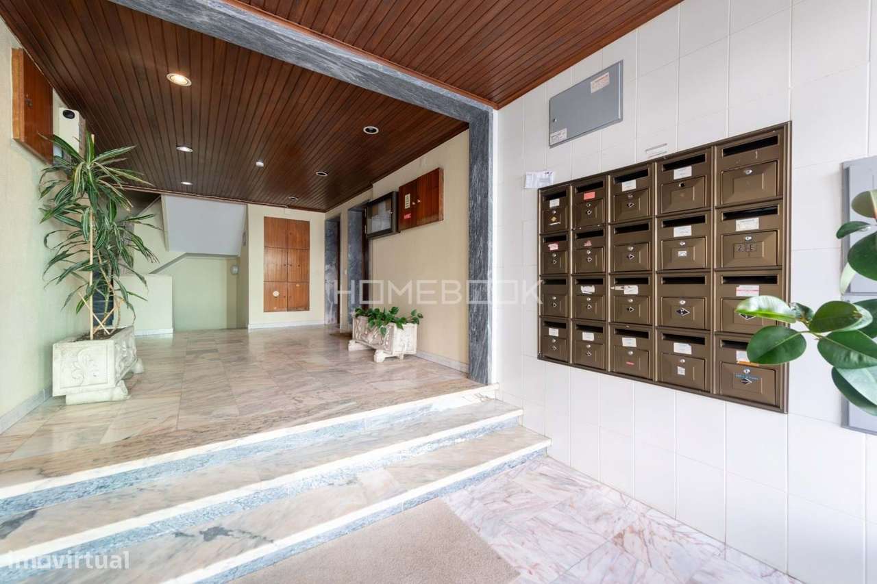 Apartamento T1 renovado em Santo Antonio da Caparica-17