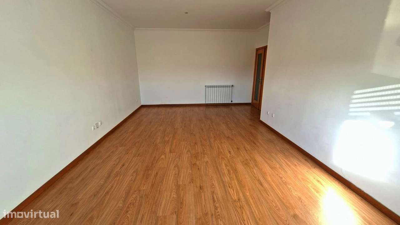 Apartamento T2 com 124m2 com garagem e arrecadação no Montijo - Grande imagem: 3/15