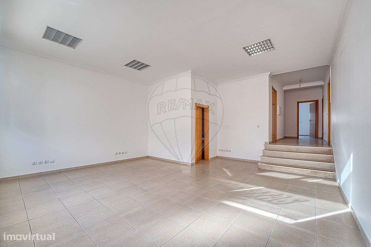 Apartamento T2 para arrendamento - Grande imagem: 2/16