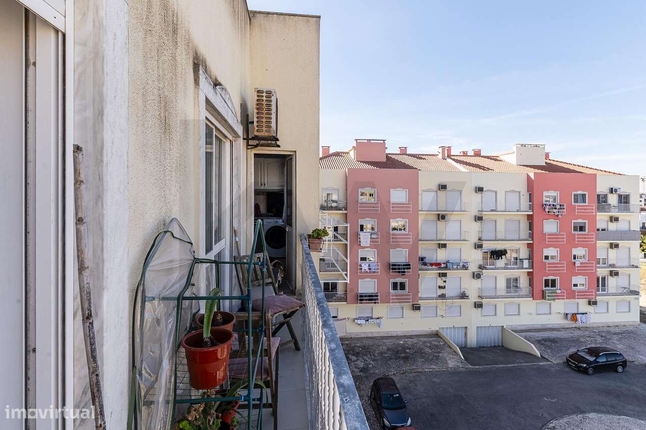 Apartamento T3 com elevador e vista desafogada, Urbanização do Moinho,-36