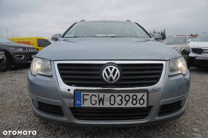 Volkswagen Passat 2.0 TDI Comfortline - 8