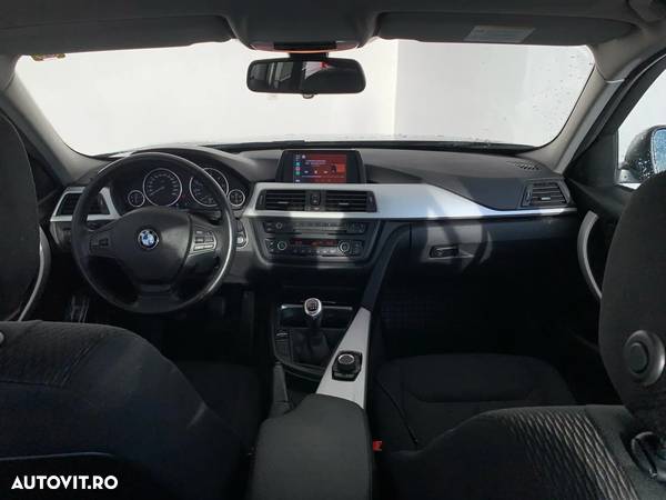 BMW Seria 3 320d - 3