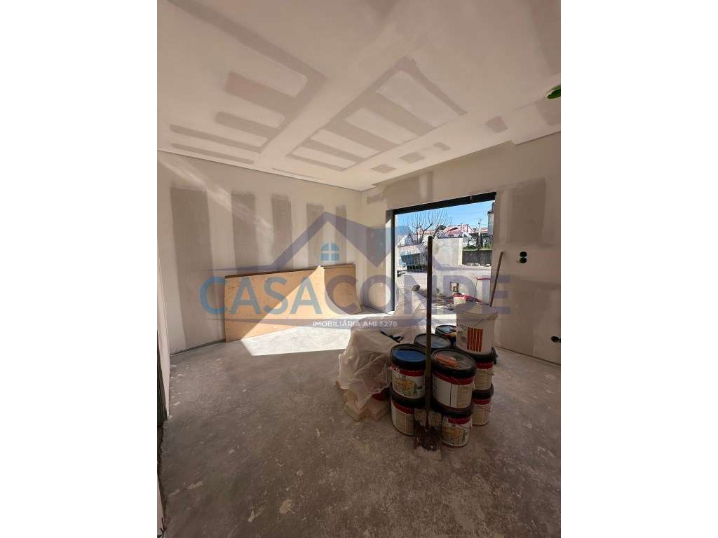 Moradia Isolada V3 +1C/Piscina-11