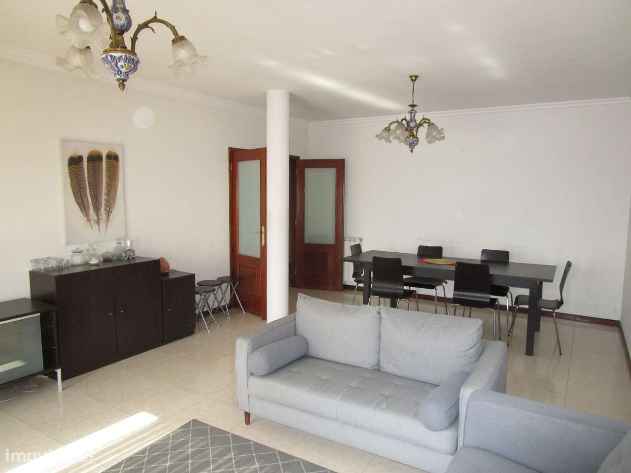 Apartamento T3 com garagem fechada-1