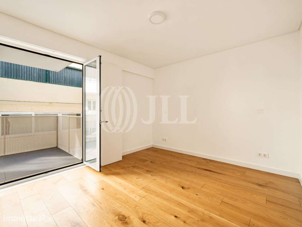Apartamento T2, com varandas e estacionamento, em Lisboa-22