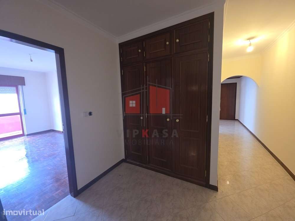 Apartamento T2 com Garagem-8