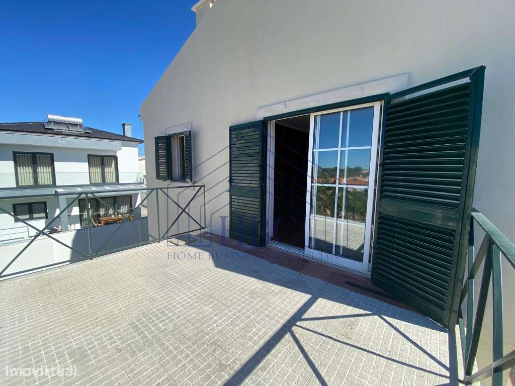 Moradia T4 com Amplo Jardim e Potencial de Remodelação em Alcabidec...-40