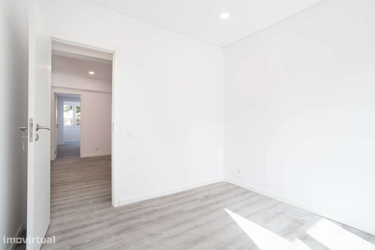 Apartamento Remodelado de 4 Assoalhadas, Feijó/Almada - Grande imagem: 5/19